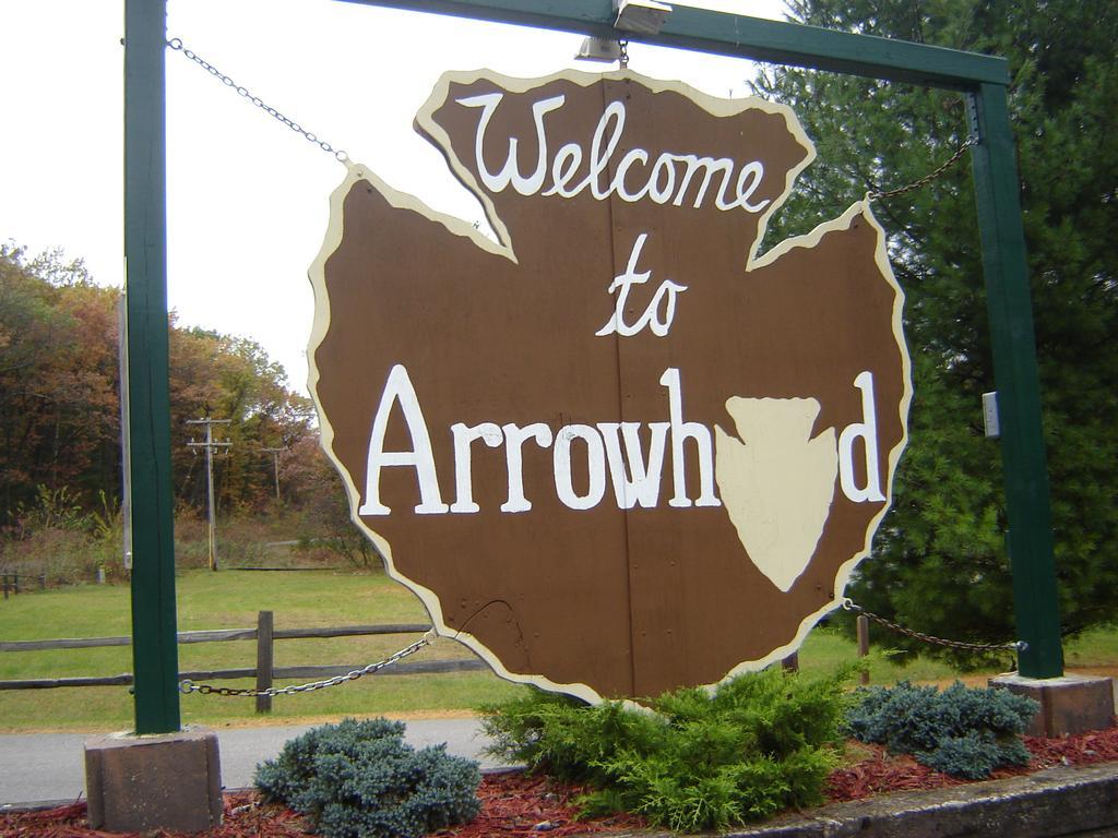 Arrowhead Camping Resort Loft Cabin 22 Douglas Center Exterior photo